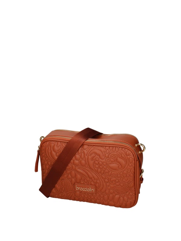 Bolso bandolera para mujer. El cierre es con cremallera. Los bolsillos internos son uno con cremallera y otro abierto. Los bolsillos externos están ausentes. La bandolera es de ecopiel. Falta el mango. Hay dos compartimentos internos. El material exterior es 100% Poliuretano. Internamente es 100% Poliéster. Medidas: 25x17x8 cm. Producto de moda