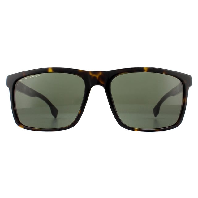 Hugo Boss 1036 / S 086 QT Dark Havana Green Sonnenbrille ist ein einfacher und anspruchsvoller rechteckiger Stil für Männer. Hergestellt aus leichtem Acetat, sind sie bequem und einfach zu tragen. Das Hugo Boss-Logo auf jedem Tempel bietet Markenerkennung.