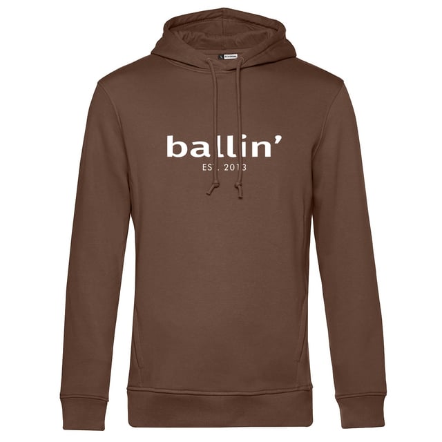 Sudadera con capucha para hombre de la marca Ballin Est. 2013. Las sudaderas con capucha de Ballin Est. 2013 están hechas de 80% algodón orgánico y 20% algodón de poliéster reciclado, y tienen un corte regular. El suave algodón proporciona una gran comodidad.  Nombre del modelo: Basic HoodieCategoría: sudadera con capucha para hombreMateriales: algodón orgánico, poliéster recicladoColor: marrón moca