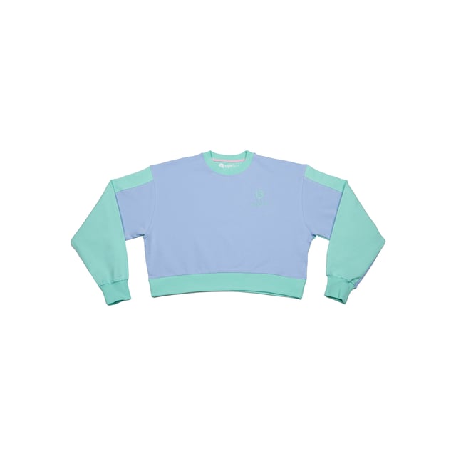 The #SuperbTotalLook with which you can feel like yourself at any time and in any situation. A total look in pastel colors with which you can feel happy and enjoy, without thinking about anything else, the essence of a much-desired summer. Be Happy is the new Superb collection for every day, for all moments. Be Happy is to be yourself, to feel free.

 Characteristics:

 Short round neck sweatshirt
 Designed in two pastel colors, blue and green, carefully chosen by the Superb team
 Trim in different color
 SuperbEmbroidered logo, creating contrast of pastel colors
 Ribbed waist and cuffs in contrasting pastel colors
 Made and designed in Barcelona by the Superb team
 Our model Valeria is 1.69m tall and wears size M.

 Composition:
 96% cotton
 4% elastane
 Composition: 96% cotton
 4% elastane
 Care:
Wash at maximum temperature 30º.
 Iron at low temperature.
 You can use a dryer.
 Do not use bleach.