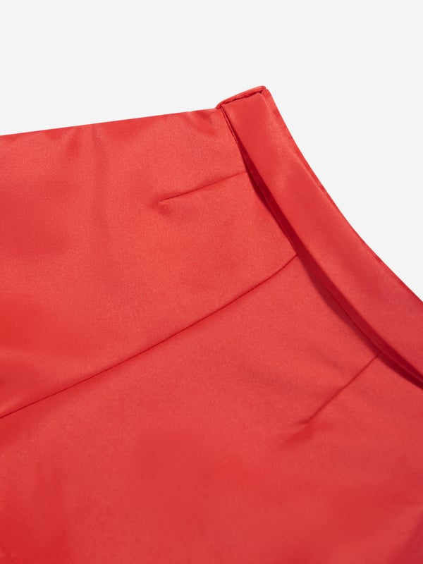 Mama Luma take inspiration from a bygone era with their refined handmade abstracts. These girls red shorts capture the Californian label's dedication to high quality and impeccable craftsmanship. Envisioned with stripes, a beautiful tie-up bow on the waist and side pockets. She will embody unparalleled sophistication. ‚ 100% Polyester