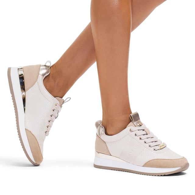 This Carvela Frame Runner trainer is crafted in gold with a flat lace up front. There are gold Icon C branding features across the trainer. The sole in pumped in white.