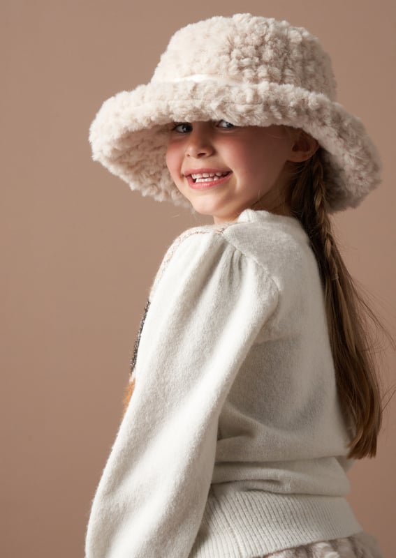 Behold our luxuriously soft faux fur bucket hat for girls. The ultimate accessory for the colder months.