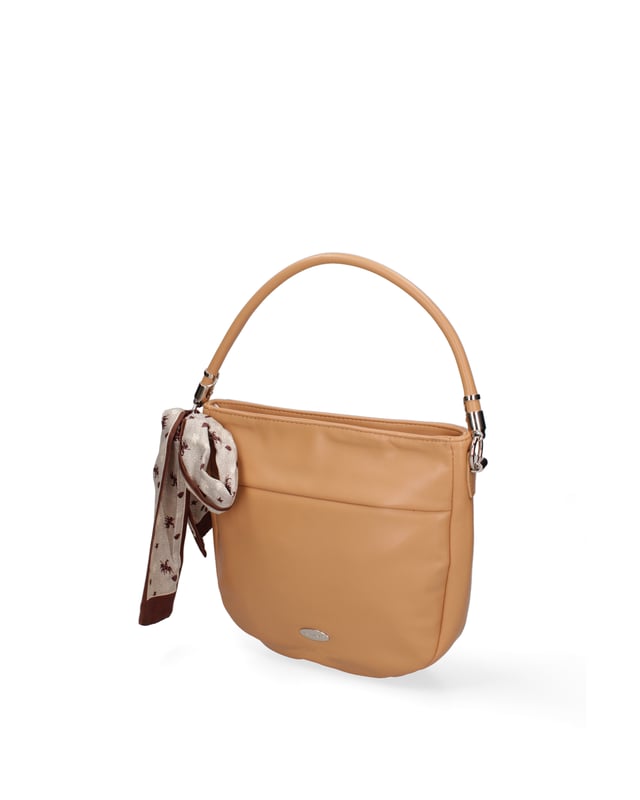 Bolso de mujer. El cierre es con cremallera. Los bolsillos internos son uno con cremallera y otro abierto. Los bolsillos externos son uno en la espalda con cremallera. La correa para el hombro es ajustable y extraíble. El mango es de piel regenerada. Hay un compartimento interno. El material exterior es ecopiel. Internamente está forrado en poliéster. Medidas: 20x24x6 cm. Producto de moda