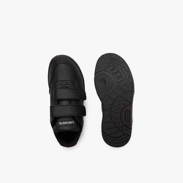 De T-Clip neemt het Sideline silhouet en verheft het met 80's details en een moderne sfeer. Het synthetische bovenwerk en de geborduurde Lacoste-logo's maken dit een gemakkelijk te dragen stijl. - Een gemoderniseerde, op het archief geïnspireerde sneaker - Synthetisch bovenwerk - Groen geborduurde krokodil op de zijkant - Debossed logo op de hiel.