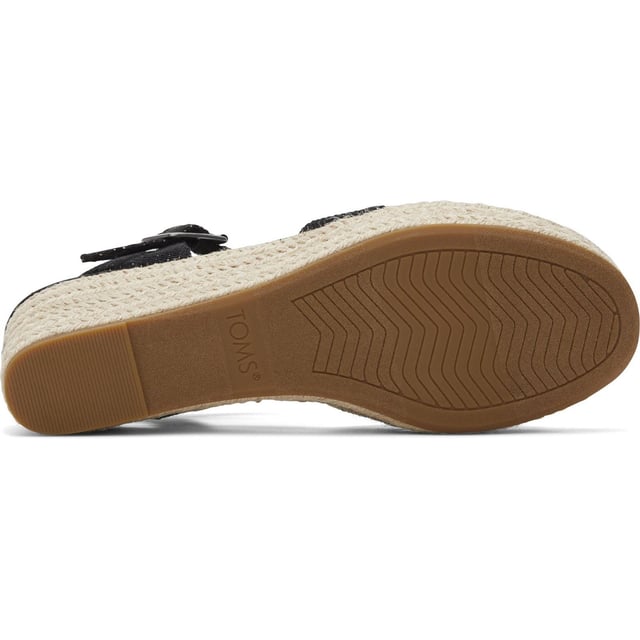 Breng het naar nieuwe hoogten in de Audrey platform sleehak met een enkelbandje met verstelbare gesp om het goed op zijn plaats te houden en een comfortabele Ortholite binnenzool om de hele dag te dragen.