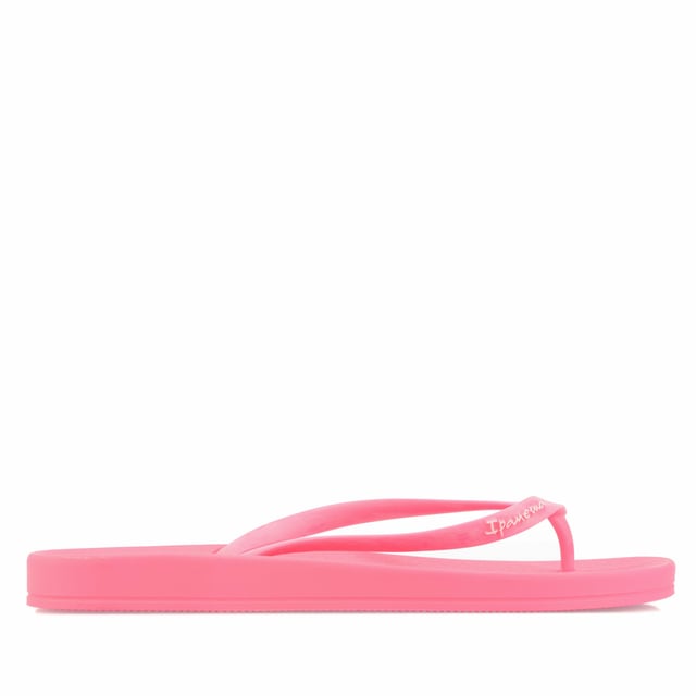 Looking For That Summer-sand-and-sea Feeling? Then Get Yourself The Pretty Pink Ipanema Colors Flip Flops. These Iconic Beach Sandals Are Vegan, Made With Flexpand, Are 100% Recyclable And Feature The Iconic Ipanema Signature Branding Of This Eco-fashion Brand From Brazil.