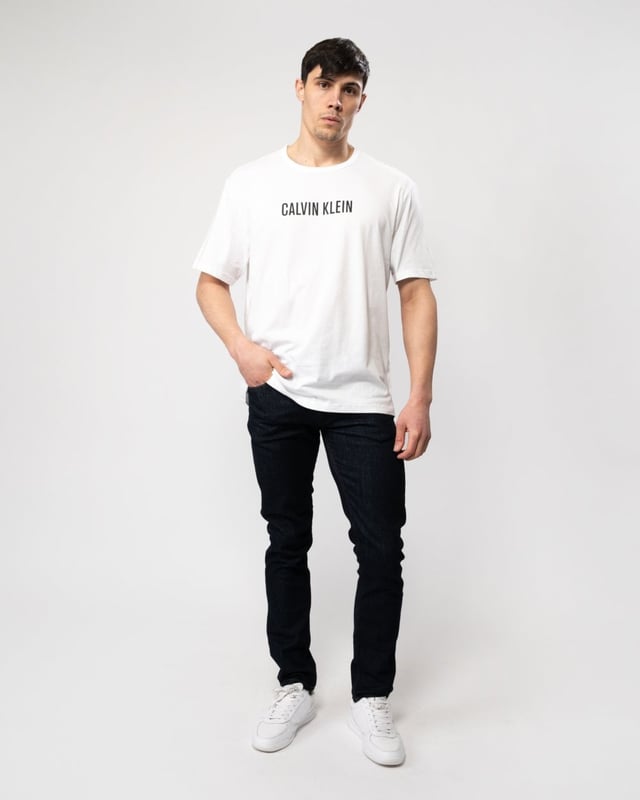 Minimal designs in extra-soft materials are topped with bold, quintessential branding that shapes the INTENSE POWER range.
This T-shirt is made with 100% organic cotton, excluding trims. The organic cotton is grown free from synthetic pesticides, synthetic fertilizers and genetically modified seeds.

cotton jersey
crew neckline
short sleeves
Calvin Klein logo print on the chest


100% organic cotton
machine wash
tumble dry low
fits true to size
country of origin: Sri Lanka

000NM2567E