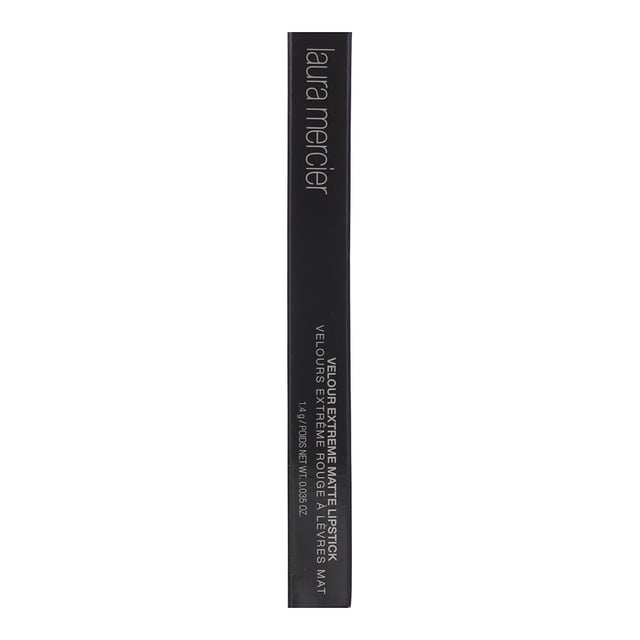 A creamy ultra-matte lipstick by Laura Mercier, Velour Extreme Matte does not disappoint in pigmentation or texture. Delivered in 24 extreme bright bold seductive shades, and formulated with conditioning and hydrating properties, this matte lipstick will not leave your lips feeling dry or cracked but soft and velvety and bursting with personality. The thin long applicator makes precise and easy application and promises not to take up too much room during travel.