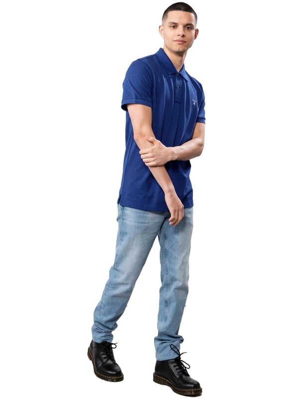These Original Mens Designer Short Sleeve Gant Polos feature the brands Logo, and a Button-Down Collared Neckline. Crafted With 100% Cotton, these Lightweight and breathable Regular Fit Polos are Suitable for Casual or Workwear.