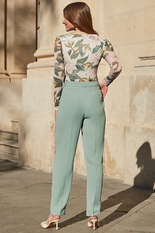 REASONS TO BUY:

Taking you from work-to-weekend
Tapered legs for a chic silhouette
You'll love the comfy relaxed fit
Nail the tailored trend by styling with a blazer
Tuck in a silky blouse for the office
Dress them down with a vest top and sandals

Inside leg to fit: Short 29 | Regular 31" | Long 33"