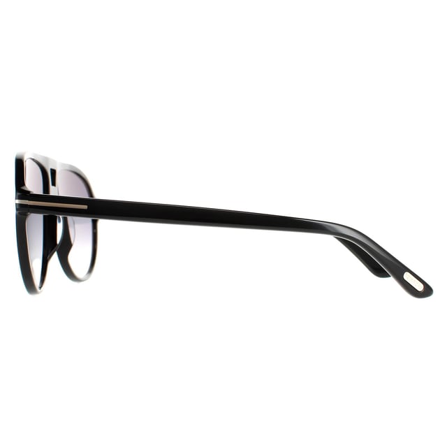 Tom Ford Aviator Mannen Shiny Black Smoke Gradient FT0932 Jeffrey zonnebril zijn een klassieke vliegerstijl gemaakt van lichtgewicht premium acetaat en afgewerkt met de Tom Ford T -logo's op de tempels.