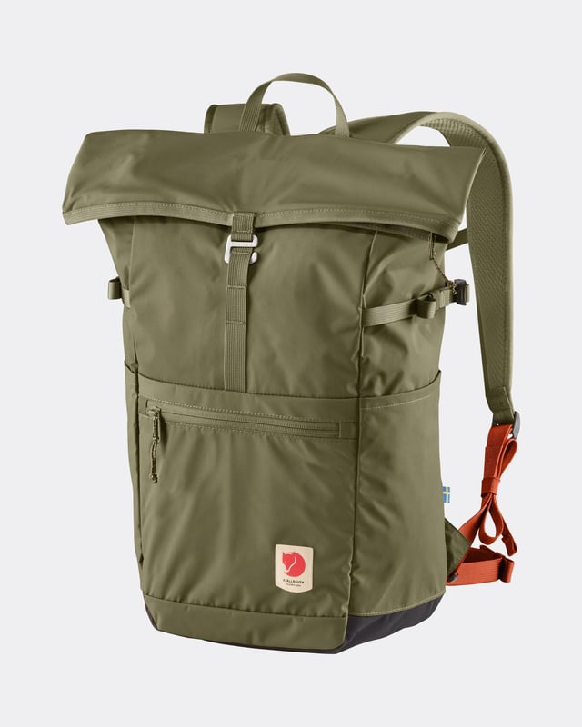 Unisex High Coast Foldsack 24
Ready to play – High Coast Foldsack is a light, versatile daypack in recycled nylon. A fold-over top closure allows you to expand the volume of the main compartment, and small items can be kept easily accessible in the spacious front pocket. Comfortable to carry with lightly padded shoulder straps and perfect for daytrips and travelling. The seams are not taped and the zipper is not water resistant, but the main fabric itself is waterproof, so the pack offers good protection from the rain.

Fold-over top closure with zipper and metal clasp. 
Light, waterproof 100% recycled nylon.
Base in durable Bergshell fabric with 31% recycled nylon.
Zippered front pocket and two side pockets.
Detachable chest and hip straps.
Bergshell®: 400D 100% polyamide, 100% polyamide 210D (recycled)
Produced without PFCs, Recycled polyamide
Inside compartment, Open outside pocket(s), Zippered inside pocket(s), Zippered outside pocket(s)

F23222