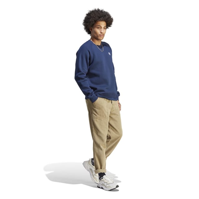 Mens adidas Originals Trefoil Essentials Crewneck Sweatshirt in navy.- Ribbed crewneck.- Ribbed cuffs and hem.- Small Trefoil logo.- Regular fit.- 70% Cotton  30% Polyester (100% Recycled).- Ref: IM4536
