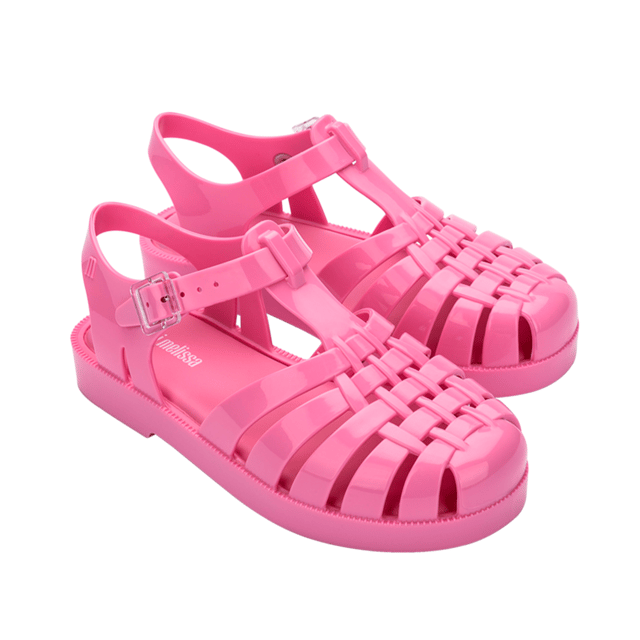 Don't let your mini fashionista miss out on looking unbelievably stylish! One of the most unforgettable styles, the Melissa Possession is back in a fun and vibrant new color palette. An absolute 90s icon that was the shoe of an entire generation, it is incredibly cozy and exudes personality and nostalgia. Don't let your little miss out, and make sure they get to play in comfort and style!