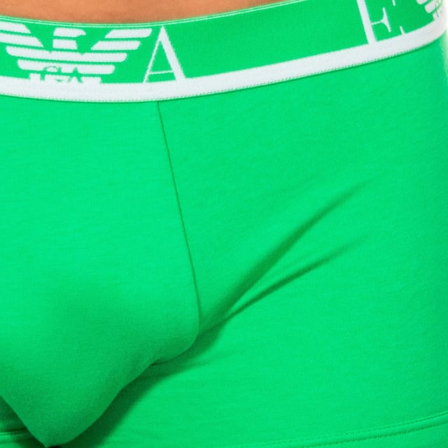 Pack-2 Boxer Emporio Armani. 
 Made in stretch cotton. 
 Color black with green tone and waistband with waistband to create. 
 Elastic waistband with the name and logo embroidered signature consecutively. 
 comfortable and breathable fabric. 
 Anatomical front, with capacity to hold loosely. 
 Seams views tone. 

 Composition: 
 - 95% Cotton. 
 - 5% spandex. 

 Washing instructions: 
 -Wash Temperature max. 40C. 
 No bleach. 
 Supports dry cleaning. 
 -Allows Tumble dry. 
 -Planchar Temperature max. 130C. 


 Composition: 95% Cotton, 5% Elastane
 Care:
-Wash at max temperature. 40ºC.
 -Do not use bleach.
 -Supports dry cleaning.
 -Allows you to use a dryer.
 -Iron at max temperature. 130ºC.