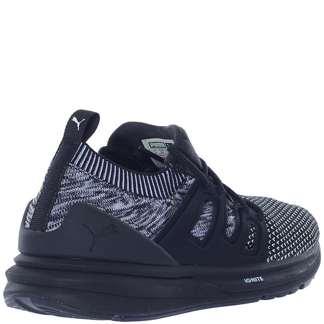 <p> • dentelle, pas de talon </ p> <p> • logo PUMA au dos </ p> <p> • Couleur: Noir </ P>