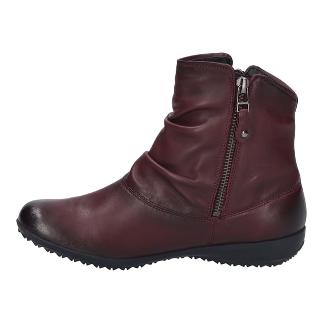These women's Naly 24 ankle boots are perfect for autumn and winter. The Naly 24 model is easy to slip on thanks to the practical zip. The shoe is warmly lined for cold days. We make these ankle boots from durable nappa leather. The width G makes the Naly 24 ankle boot particularly comfortable for normal feet. This fashionable Naly 24 model gives you the freedom to go your own way.