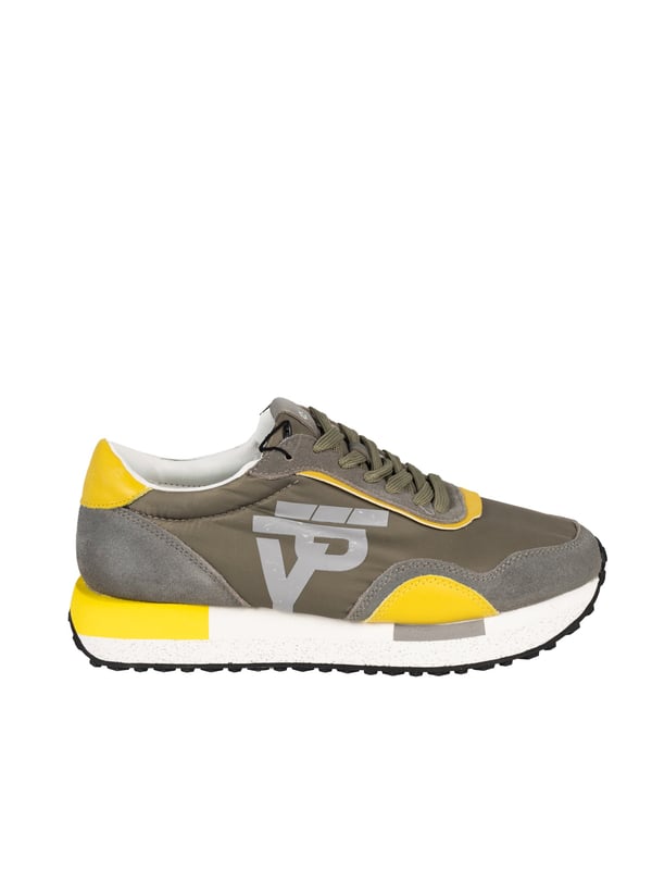 Atados con cordones, estos zapatos proporcionan un ajuste perfecto y estabilidad, permitiéndote disfrutar de la comodidad todo el día, ya sea que estés en el trabajo, en una reunión con amigos o paseando por la ciudad.

La punta redonda da a los zapatos un aspecto clásico y versátil, que combina perfectamente tanto con un atuendo elegante como casual, destacando tu estilo único.

En la lengüeta y en los laterales, el nombre de la marca añade un carácter único a los zapatos, resaltando su originalidad y alta calidad, lo que sin duda atraerá la atención y el reconocimiento de los demás.

La suela con logo no solo demuestra la autenticidad del producto, sino que también proporciona una excelente adherencia y durabilidad, haciendo que los zapatos sean ideales para usar durante mucho tiempo.

Hechos de cuero natural de alta calidad y tela, estos zapatos no solo ofrecen una apariencia elegante, sino también confort excepcional y durabilidad, asegurando que te servirán por muchas temporadas.

Empacados en una caja de la marca, estos zapatos son la elección perfecta para un regalo a un ser querido o como un lujoso añadido a tu propia colección de calzado, garantizando satisfacción desde el primer momento.
