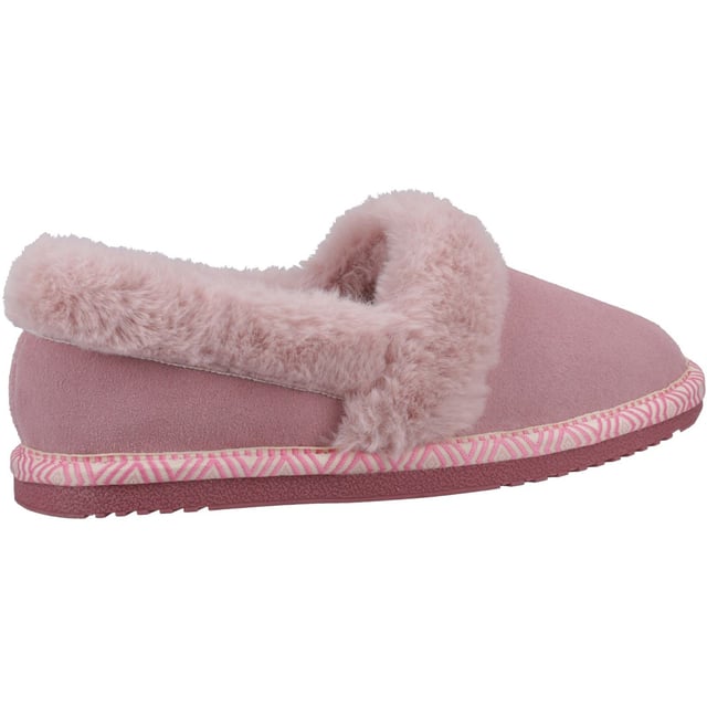 Featuring a real suede upper, memory foam insole and cosy faux fur the Ariel slipper is the perfect choice to keep your toes toasty all winter long