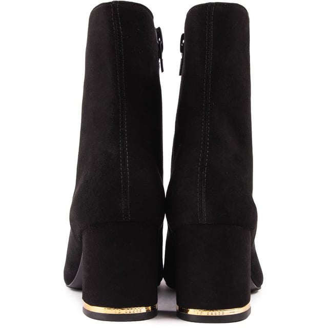 Ted Baker Noranas Boots Step Up Your Shoe Game And Step Out Of Line, With The Noranas Ankle Boots From Ted Baker. Crafted From Luxurious Suede Leather, They Offer Both Style And Comfort. The Sleek Design Is Complemented By A Chic Block Heel And Gold-tone Heel Trim, That'll Take You From Day To Night With Ease.