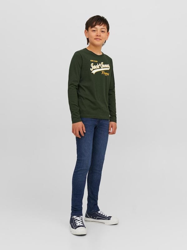 JACK & JONES Kids Boys Denim Jeans Glenn Material - Our Jack & Jones Boy's denim jeans are made of 76% cotton,22% polyester & 2% elastane, making them stretchy and comfortable to wear.
Ideal Fit - These denim jeans for boys have a slim fit, making them flattering and stylish. These jeans are super comfortable and lightweight. Wear them around the house or if you're going out with friends, having you feeling and looking great