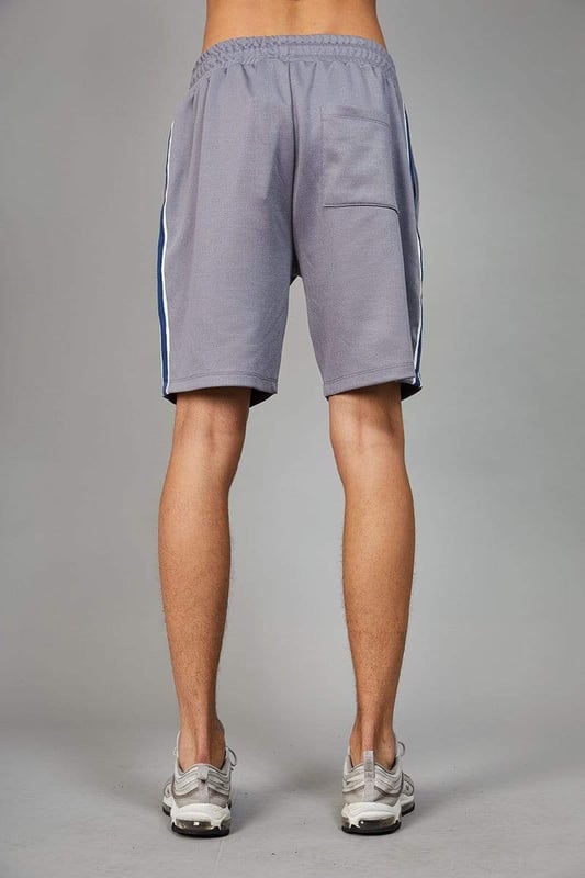 Wise shorts with navy and white taping details, CD logo, Side pockets and hip pocket, Adjustable waistband