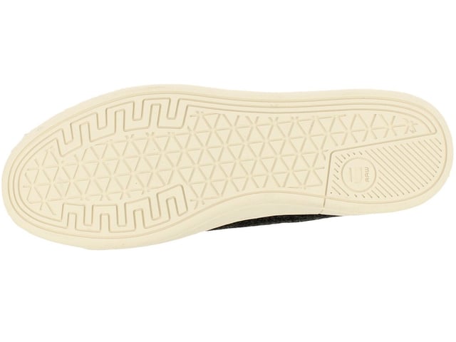 Esta zapatilla de G-Star Raw está fabricada con materiales de alta calidad y luce el emblemático logotipo de G-Star Raw. La zapatilla tiene una plantilla de EVA que proporciona una buena amortiguación y una gran comodidad.  Marca: G-Star Raw. Nombre del modelo: Cadet Cvs. Categoría: deportivas de hombre. Materiales: cuero, textil. Color: negro.