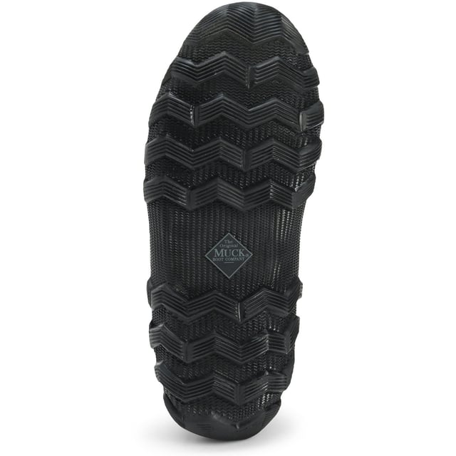 De schuine bovenrand biedt een comfortabelere pasvorm rond de kuit, terwijl het verlengde rubberen bovenwerk extra bescherming biedt.  Deze laars wordt nog jarenlang een klassieker.