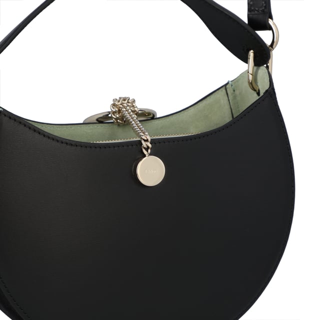 Width 22 cm x Height 15 cm x Depth 8 cm
Adjustable shoulder strap length min 96 cm - max 111 cm
Handle drop: 13 cm
100% Calf leather
Made in SpainMeasurments:  width: 220 mm height: 150 mm handle drop: 130 mm