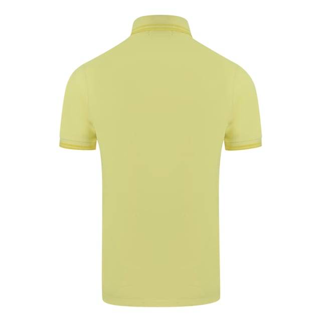 Fred Perry Twin Tipped Collar M12 I99 Gul Polotröja. Fred Perry Gul Polotröja. Mönster på kragen. Knappstängning vid halsen. 100% bomull. Stil: M12 i99