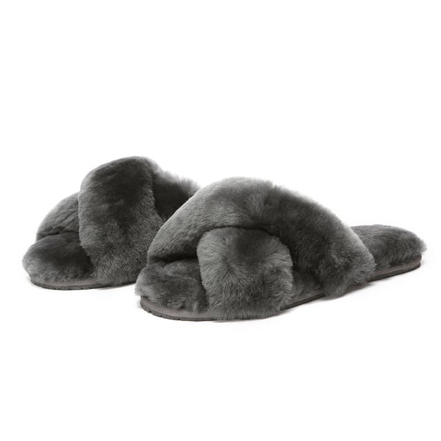 EVER AU Women Dove Crossover Slides Indulge in the allure of comfort and opulence with the Dove crossover slides. Embrace its effortless wearability and charming appeal, as it seamlessly melds comfort and style. With a diverse selection of colors, you can select the perfect shade to complement your unique fashion preferences.
Description:
Sheepskin Upper
Sheepskin Wool Lining
Sheepskin Wool Insole
Rubber Sole
Technologies:
Water Resistance Upper
Light Weight Outsole