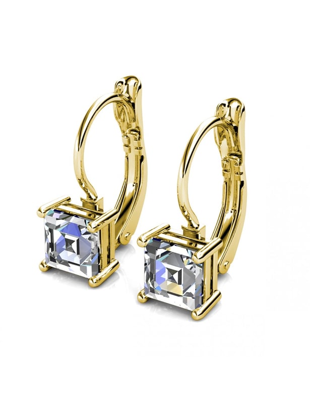 Composición: Latón de alta calidad Acabado: Bañado en Oro 18k Tipo de Piedra: Cristal Austriaco Número de piedras (uds): 2 Color de la piedra: Cristal Largo (mm): 7.25