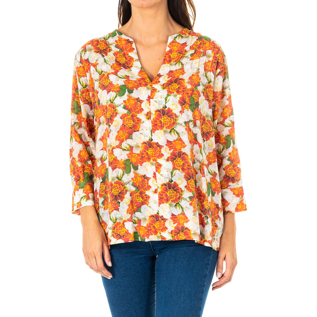 Blouse manga 3/4, with original floral design. 
 Multicolor color 
 Round neck, with small beak opening. 
 Cuffs with button closure. 
 Seams seen in tone. 

 Composition: 100% Viscose 

 Washing instructions: 
 - Wash maximum at 40ºC. 
 - Iron at medium temperature, max. 110 ° C. 
 - It allows to use dryer. 
 - Do not use bleach. 
 - Does not support dry cleaning. 

 Size 
 European designer 

 1 XS 
 2 S 
 3 M 
 4 L 
 5 XL 
 6 XXL 




 Composition: 100% Viscose
 Care:
- Wash maximum at 40ºC.
 - Iron at medium temperature, max. 110ºC.
 - Allows you to use a dryer.
 - Do not use bleach.
 - Does not support dry cleaning.
