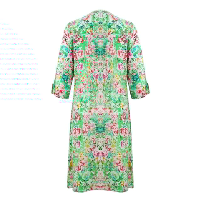 Inoa Versailles Gardenia 1202120 Green Shirt Dress. Show off your style wearing the Inoa Green Dress. Its flattering Print make it a timeless piece for your wardrobe. Crafted from luxurious fabric, you'll make a statement with every wear. Make a statement in style!. 100% Silk, Shape Print Design. Short Sleeve, Collar Neck, Shirt Dress, Loose Fit. This Item is suitable for sizes UK 8- UK 14. Product Style: Versailles Gardenia 1202120