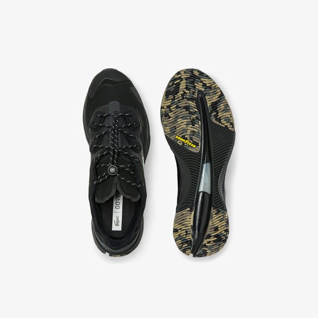 The Run Spin Ultra GTX trainers offers unbeatable performance thanks to its innovative Gore-Tex technology. Lightweight and breathable  this style benefits from durable lace pods for extra protection  while reflective accents mean they’re perfect for after-dark runs. Note the Good-Year rubber grip to the sole: the perfect combination of all-weather grip and cushioned energy - Winterised athleisure runner - New waterproof Gore-Tex upper - Pebax plate in midsole - TPU lace pods - Padded heel clip - Reflective details - Good-Year sole - Sculptural sole - Ref: 742SMA007402H