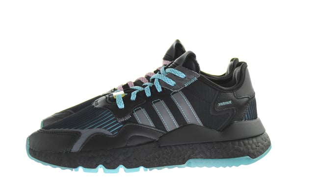 Adidas Ninja Nite Jogger Frainers negros para hombres Defina tu propio camino. Y si necesita un poco de inspiración sobre cómo hacerlo, no busque más. En colaboración, las dos revoluciones culturales se unen para llevar esa mentalidad de riesgo a las calles.