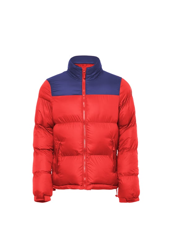 Met deze jas presenteert Mo een gewatteerde en daardoor heerlijk warme gewatteerde jas in trendy bicolor-look. Het comfortabele materiaal heeft een glad handvat met een grote capuchon en zijzakken met ritssluiting die ruimte bieden voor kleine spullen en warmte voor je handen. Een trekkoord in de zoom en verstelbare mouwuiteinden ronden het harmonieuze ontwerp af.  Jas