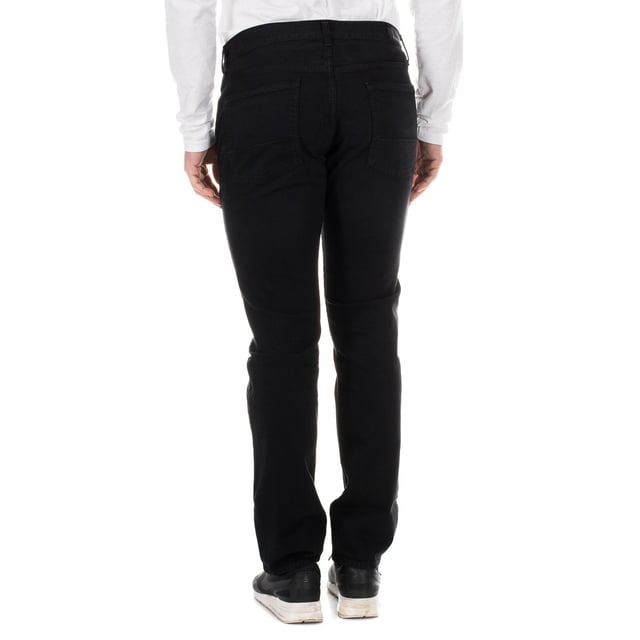 Pantalón tejano largo Nautica.
Color Negro denim.
Cierre de botón y cremallera, en el frontal.
Dos bolsillos abiertos y mini bolsillo, en el frontal.
Dos bolsillos abiertos, en la parte trasera.
Etiqueta personalizada por la firma, en el lateral de la cinturilla trasera.
Corte recto.
Tejido cómodo y transpirable.
Costuras vistas a tono.

Composición:  99% Algodón. - 1% Elastano. 

Instrucciones de lavado:
- Lavar máximo a 30ºC.
- Planchar a media temperatura, máx. 110ºC.
- No permite usar secadora.
- No usar lejía.
- No admite el  lavado en seco.