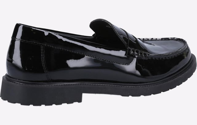 Einfacher Einschlupfstil Schulschuh. Mit einer Absatzhöhe von ca. 20 mm und flexibler TPR-Außensohle.