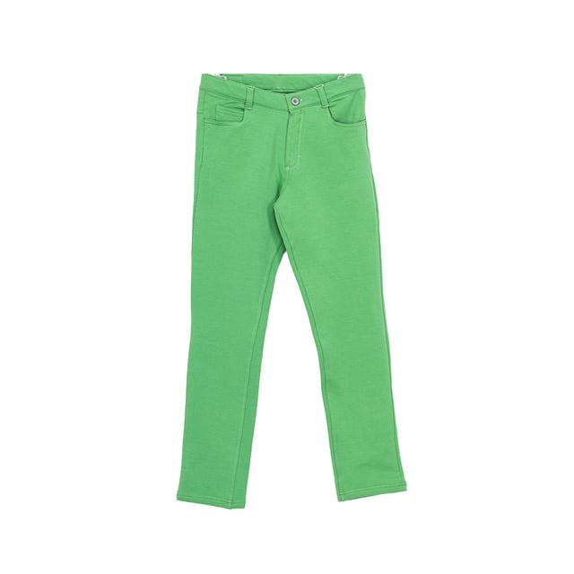 Elastic pants.
 Waistband with belt loops.
 Button and zipper closure.
 Straight cut.
 Three pockets on the front.
 Two pockets on the back.
 Adjustable waistband with internal elastic.
 Seams seen in tone.
 Inner lining.
 Composition: 95% Cotton, 5% Elastane
 Care:
- Wash maximum at 30ºC.
 -Do not iron.
 - It is not allowed to use a dryer.
 - Do not use bleach.
 - Does not support dry cleaning.