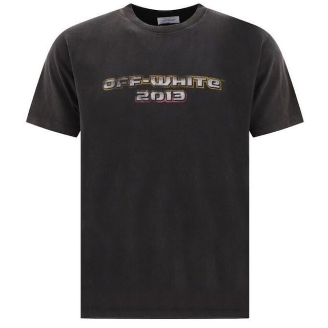 Mantengase elegante con esta camiseta de ajuste delgado blanquecino. Con una pintura iconica en la parte posterior, esta camiseta seguramente sera un iniciador de conversacion. �Muestra tu estilo unico! Logotipo iconico en la parte delantera y trasera de color negro blanquecino, Fit Slim 100% algodon, hecho en Portugal, Crew Neck, Streetwear ,, Codigo de estilo de manga corta: OMAA027F23Jer0061084