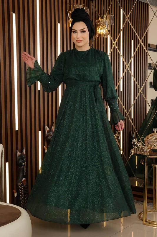 Stoffmerkmal: Hergestellt aus glitzerndem Chiffon-Stoff. Produktmerkmal: Neues Hijab-Modestück der Saison. Gefüttert. Mit Knopfverschluss am Rücken. Elastischer Bund. Manschetten mit Steinverzierungen. Wird mit einem abnehmbaren Gürtel geliefert. Aufgrund von Konzeptfotoshootings kann es zu leichten Farbabweichungen beim Produkt kommen. Das Model trägt Größe 38. Größe 38 Abendkleid