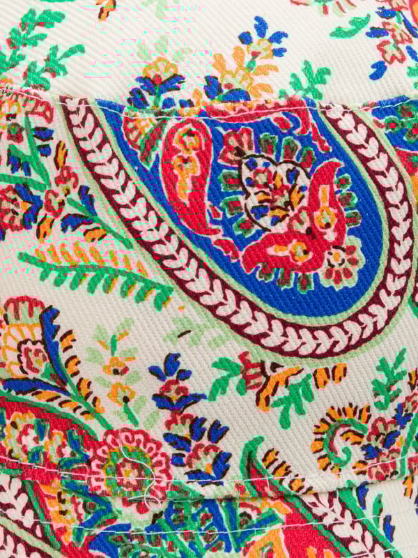 Introducing Etro‚ Girls Reversible Bucket Hat in Multicolour ‚ a high-end Italian designer innovation, meticulous in its design. Extravagant yet comfortable, this hat is apt for holiday getaways. Notable features include:   Italian Craftsmanship: Exceptionally designed in Italy, promising durability and long-lasting quality. Vibrant Print: The playful, multicolour print imparts a fashionable and trendy edge and serves as a statement accessory. Utmost Comfort: Crafted using premium materials, making it gentle and comfortable for your child's frequent explorations. revitalise your Girls wardrobe with this exclusive Etro Girls Reversible Bucket Hat. Order today for a blend of style and comfort for your little one!
