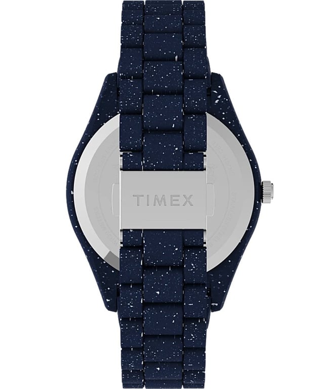 This Timex Peanuts X Waterbury Legacy Ocean Analogue Watch for Unisex is the perfect timepiece to wear or to gift. It's Blue 42 mm Round case combined with the comfortable Blue Plastic watch band will ensure you enjoy this stunning timepiece without any compromise. Operated by a high quality Quartz movement and water resistant to 3 bars, your watch will keep ticking. This Analogue watch is ideal for any occasion. Whether at official events, on the tennis court or in the country club - with this watch you make a good figure everywhere  - This watch has Luminous Hands High quality 20 cm length and 19 mm width Blue Plasticl strap with a Fold over with push button clasp Case diameter: 42 mm,case thickness: 12 mm, case colour: Blue and dial colour: Blue