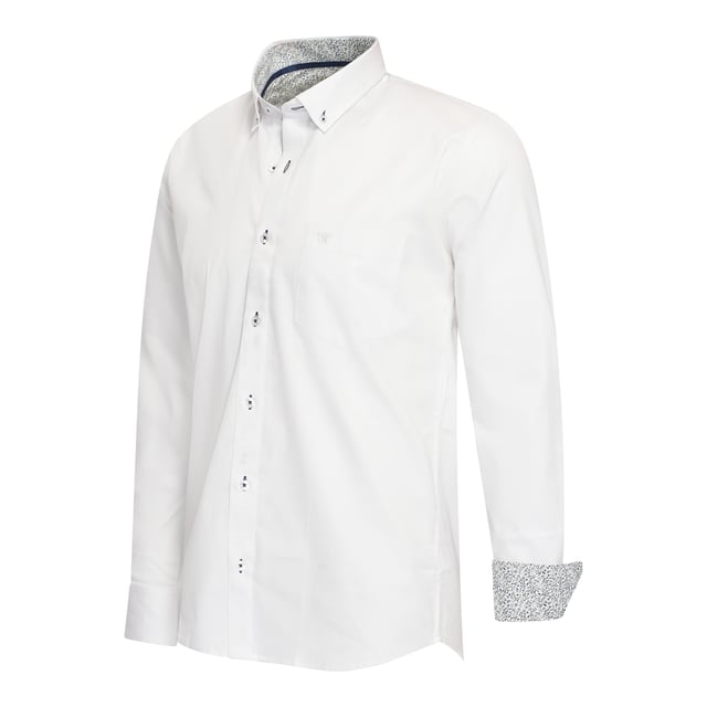 Camisa Cappuccino Italia para hombre. La camisa está hecha de algodón y elastano y tiene un corte regular. El bolsillo del pecho lleva un bonito logotipo de Cappuccino bordado.  Marca: Cappuccino ItaliaNombre del modelo: Stretch Shirt AnconaCategoría: hombreComponentes: algodón, elastanoColor: blanco