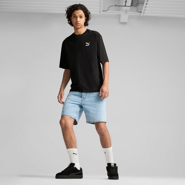 Zapatillas Puma Suede XL negras para hombre, fabricadas en ante y suela de goma. Presentan: diseño XL, lengüeta acolchada, cordones gruesos y cordones de repuesto.
