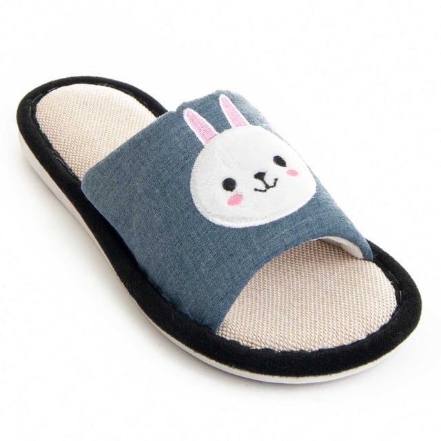 Zapatilla de casa para mujeres. Ajuste cómodo. Plantilla acolchada. Suela antideslizante. Costura reforzada. Fabricado por otras marcas para nuestra marca.