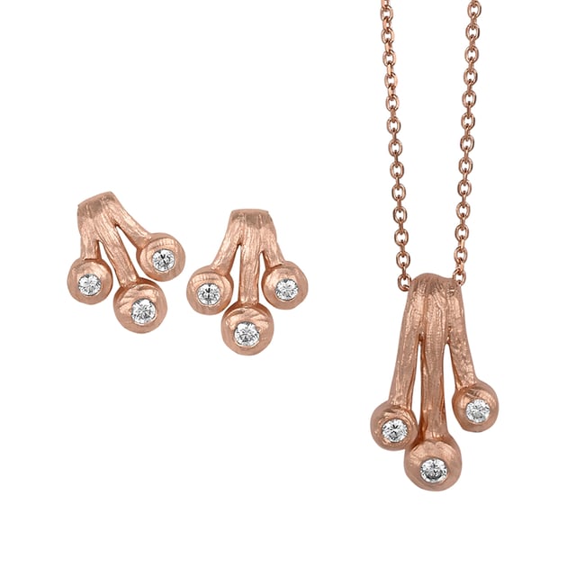 Deze Orphelia Set: Ketting-Hanger + Oorbellen in Roze is vervaardigd uit de hoogste kwaliteit allergievrij 925 Sterling Zilver. De Orphelia Vrouwen 925 Sterling Zilver Set: Ketting-Hanger + Oorbellen - Roze SET-5233/1 wordt geleverd in een prachtige geschenkdoos en heeft een garantie van twee jaar - het perfecte cadeau om uzelf of een dierbare te verwennen.