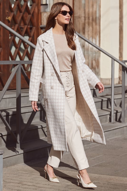 REASONS TO BUY:

Now you're ready
Wear-forever dogtooth check
Chic double-breasted fit
Oversized lapels, patch pockets - all the outfit-elevating details
Stylish longline hem to keep you super cosy
We love it with wide-leg trousers and a fine knit